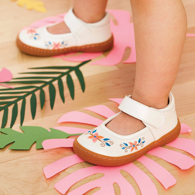 How To Fit Our Shoes Livie Luca
